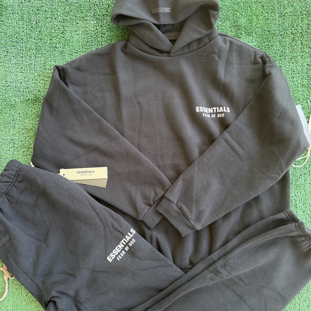 Essentials Black and White Set Sizes M-XL
